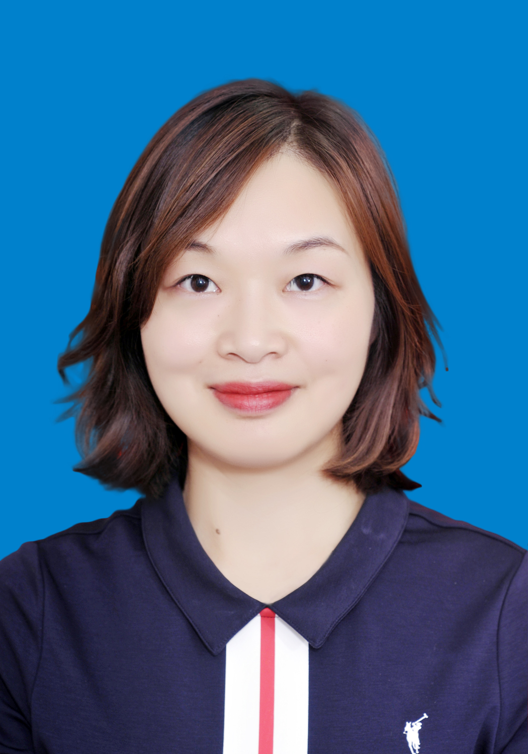 马艳寸照蓝底.jpg