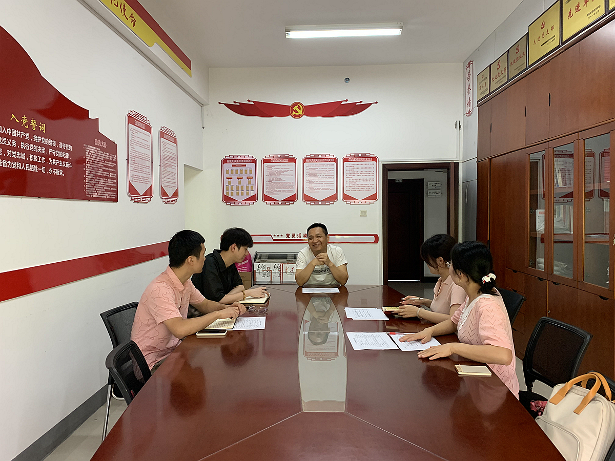 法学与公共管理学院组织全体专职辅导员开展政治理论能力提升集中研讨